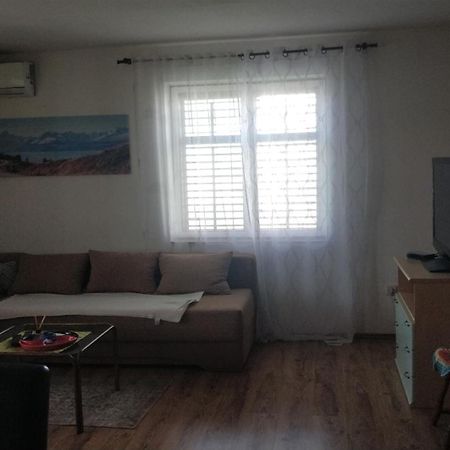 Apartament Vacation House Loreta Sveti Rok Zewnętrze zdjęcie