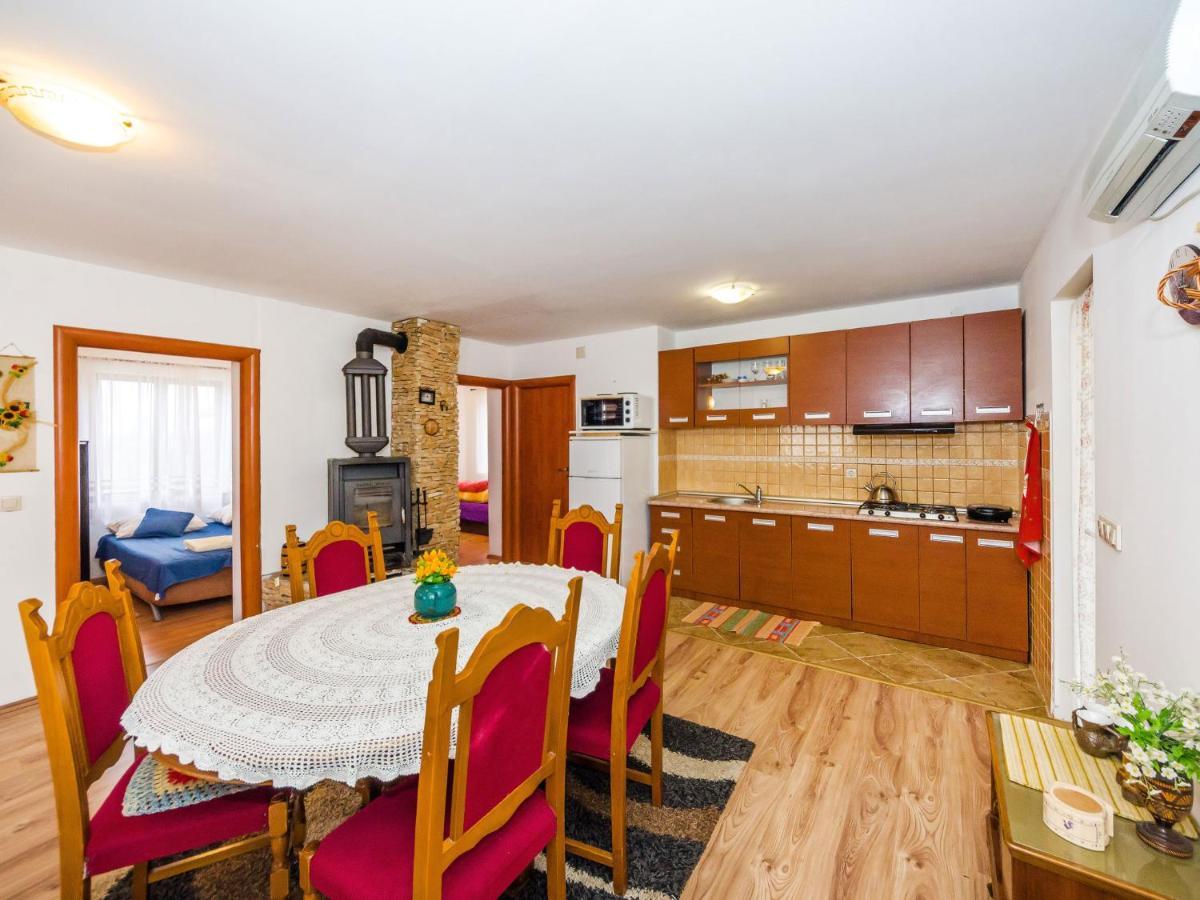 Apartament Vacation House Loreta Sveti Rok Zewnętrze zdjęcie